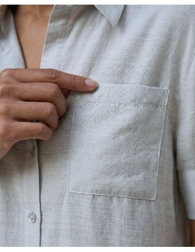 CAMISA DE MANGA CORTA CON BOLSILLO.