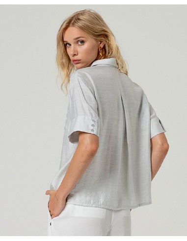 CAMISA DE MANGA CORTA CON BOLSILLO.