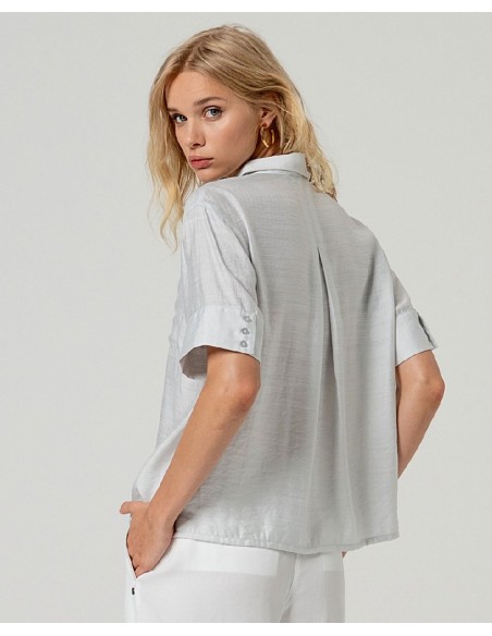CAMISA DE MANGA CORTA CON BOLSILLO.