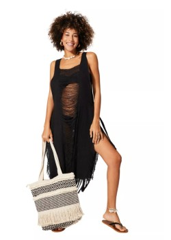 VESTIDO DE VERANO SIN MANGAS DE LARGO MEDIO.