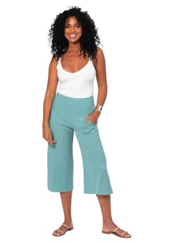 PANTALÓN DE LARGO MEDIO.