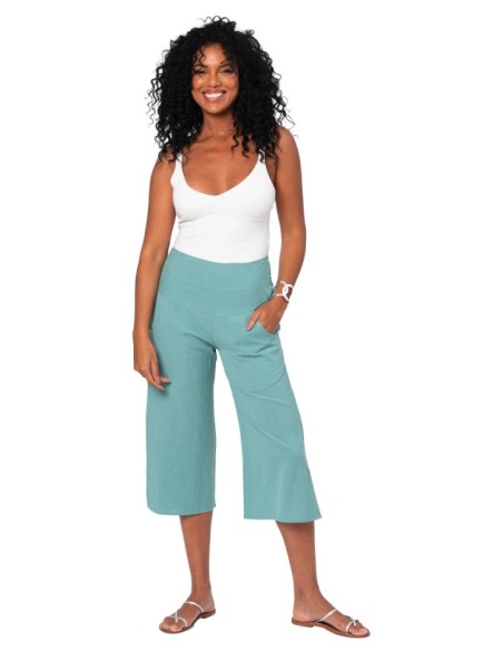 PANTALÓN DE LARGO MEDIO.