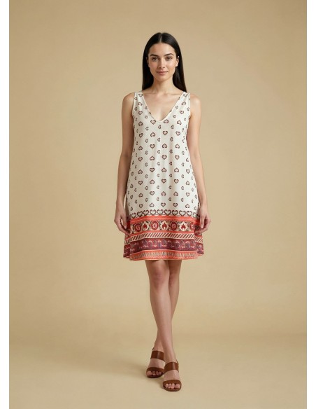 VESTIDO CORTO CON TIRANTES.
