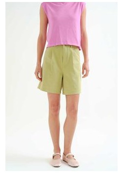 SHORTS VERDE 100& ALGODÓN.