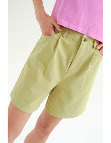 SHORTS VERDE 100& ALGODÓN.
