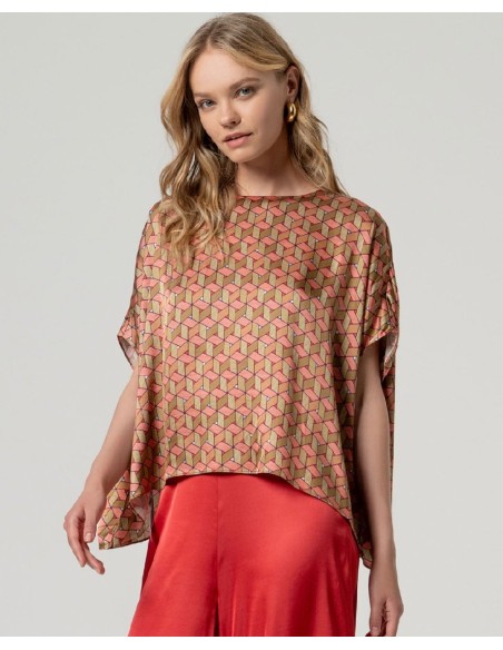 BLUSA ESTILO CAPA MULTICOLOR.