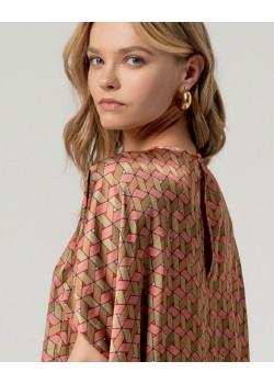 BLUSA ESTILO CAPA MULTICOLOR. 2