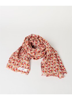 PAÑUELO RECTANGULAR ESTAMPADO CON FLECOS CORTOS.