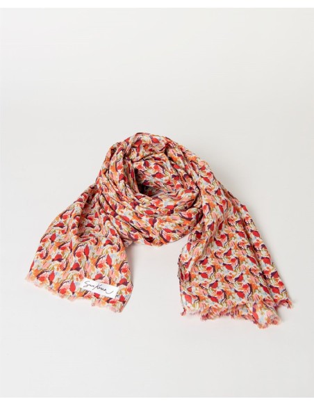 PAÑUELO RECTANGULAR ESTAMPADO CON FLECOS CORTOS.