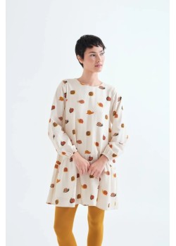 VESTIDO CORTO CON ESTAMPADO DE CARACOLES.