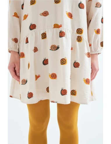 VESTIDO CORTO CON ESTAMPADO DE CARACOLES.