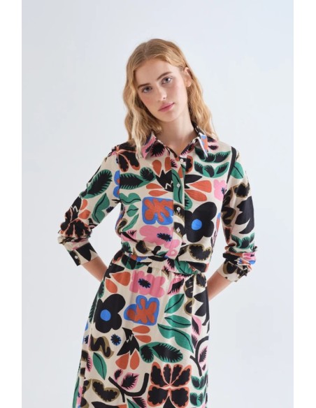 CAMISA CON ESTAMPADO NEO GARDEN.