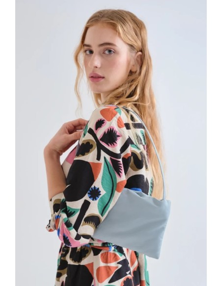 CAMISA CON ESTAMPADO NEO GARDEN.