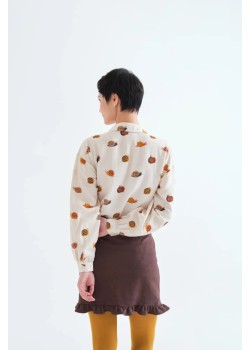 CAMISA CON ESTAMPADO DE CARACOLES. 2