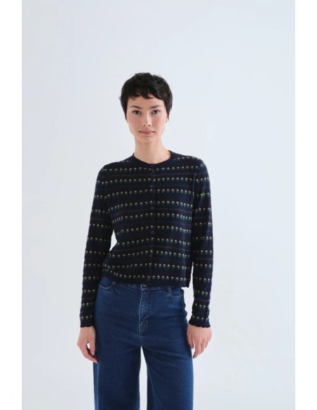 CHAQUETA DE PUNTO AZUL MARINO CON FLORES BORDADAS.