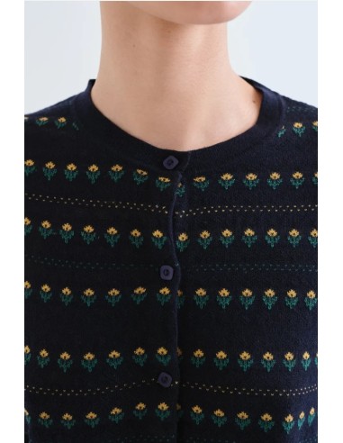 CHAQUETA DE PUNTO AZUL MARINO CON FLORES BORDADAS.