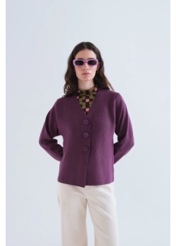 CHAQUETA DE PUNTO CON CIERRE FRONTAL 3 BOTONES.