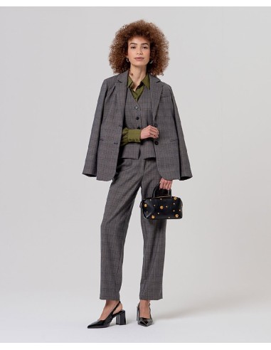 PANTALÓN CHINO DE CUADROS.