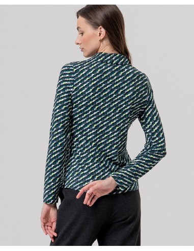 BLUSA ESTAMPADA CON CUELLO SOLAPA.