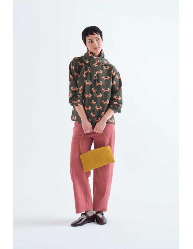 CAMISA CON ESTAMPADO VOLPE.