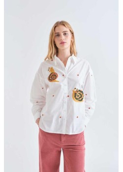CAMISA 100% ALGODÓN CON BORDADO CARACOLES.