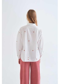 CAMISA 100% ALGODÓN CON BORDADO CARACOLES. 2