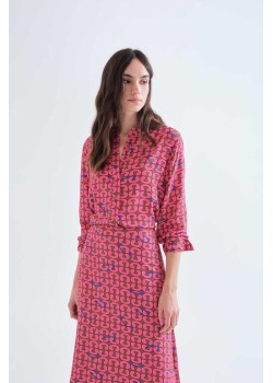 CAMISA CON ESTAMPADO CATENA.