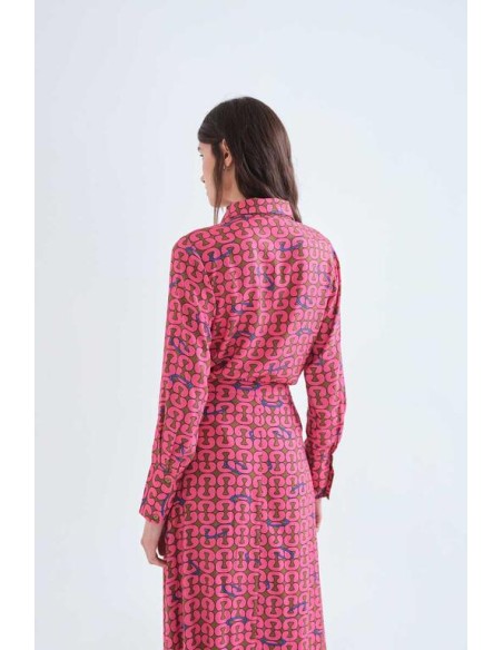 CAMISA CON ESTAMPADO CATENA.
