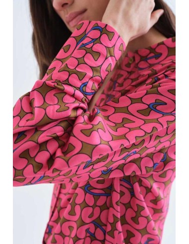 CAMISA CON ESTAMPADO CATENA.