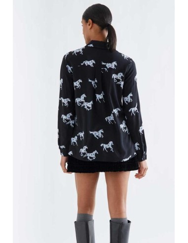 CAMISA CON ESTAMPADO HORSE.