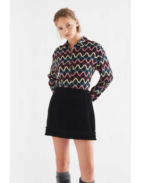 CAMISA CON ESTAMPADO SKEIN.