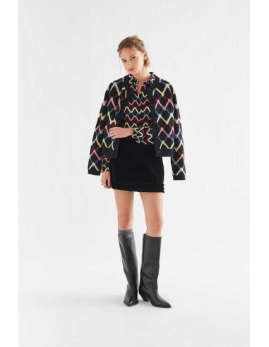 CAMISA CON ESTAMPADO SKEIN.