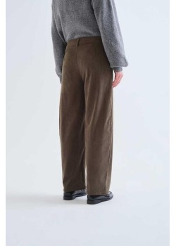 PANTALÓN DE PANA VERDE OSCURO. 2